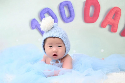 梅州宝宝不哭不闹正常吗